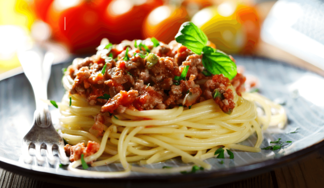 Bologna’nın Efsanevi Hediyesi: Spaghetti Bolognese (Ragu) Tarifi