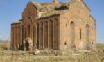 Ani Harabeleri’ndeki kubbesi yıkılmış Ani Katedrali (Fethiye Camii)