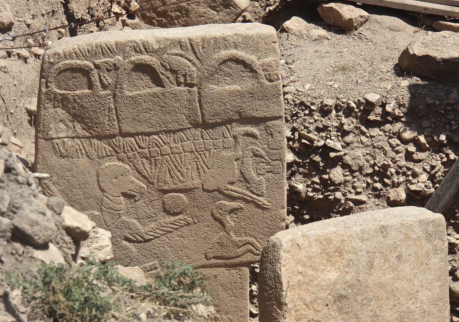 Göbeklitepe’deki Akbaba Taşı olarak bilinen 43 numaralı dikilitaşın kabartmaları