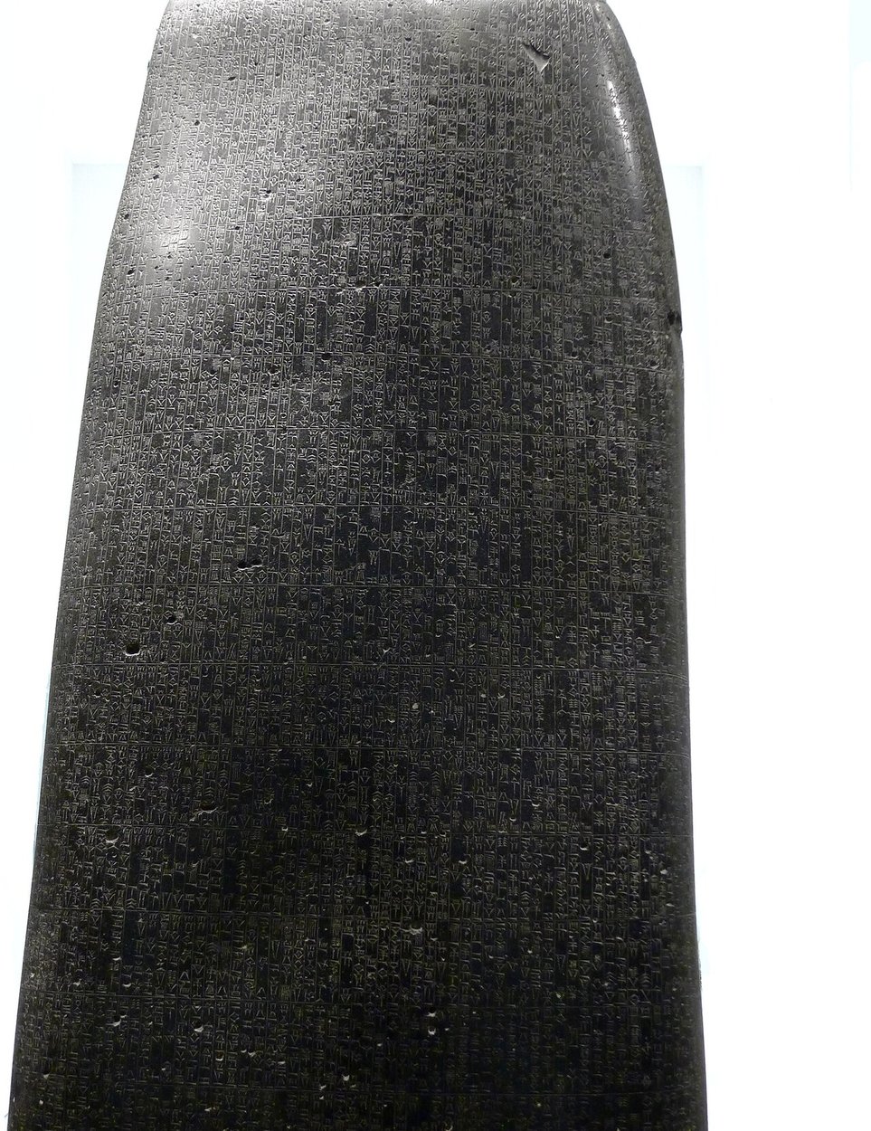 Hammurabi Kanunları: 3.800 Yıllık Taş Gerçekten Bir Kanun muydu? 3 Hammurabi Kanunları stelinin arka yüzündeki çivi yazılı hüküm sütunlarından bir ayrıntı