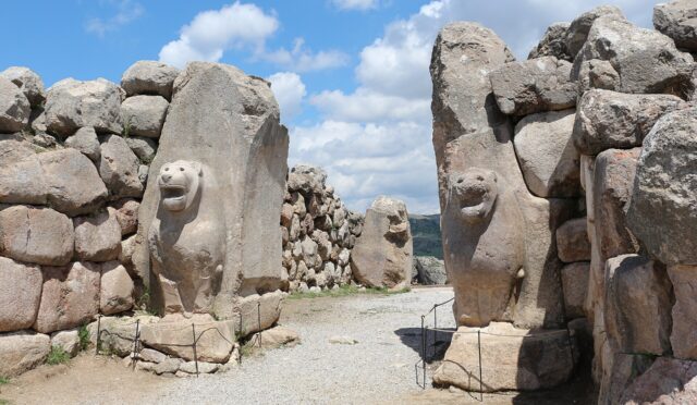 Hattuşa Aslanlı Kapı