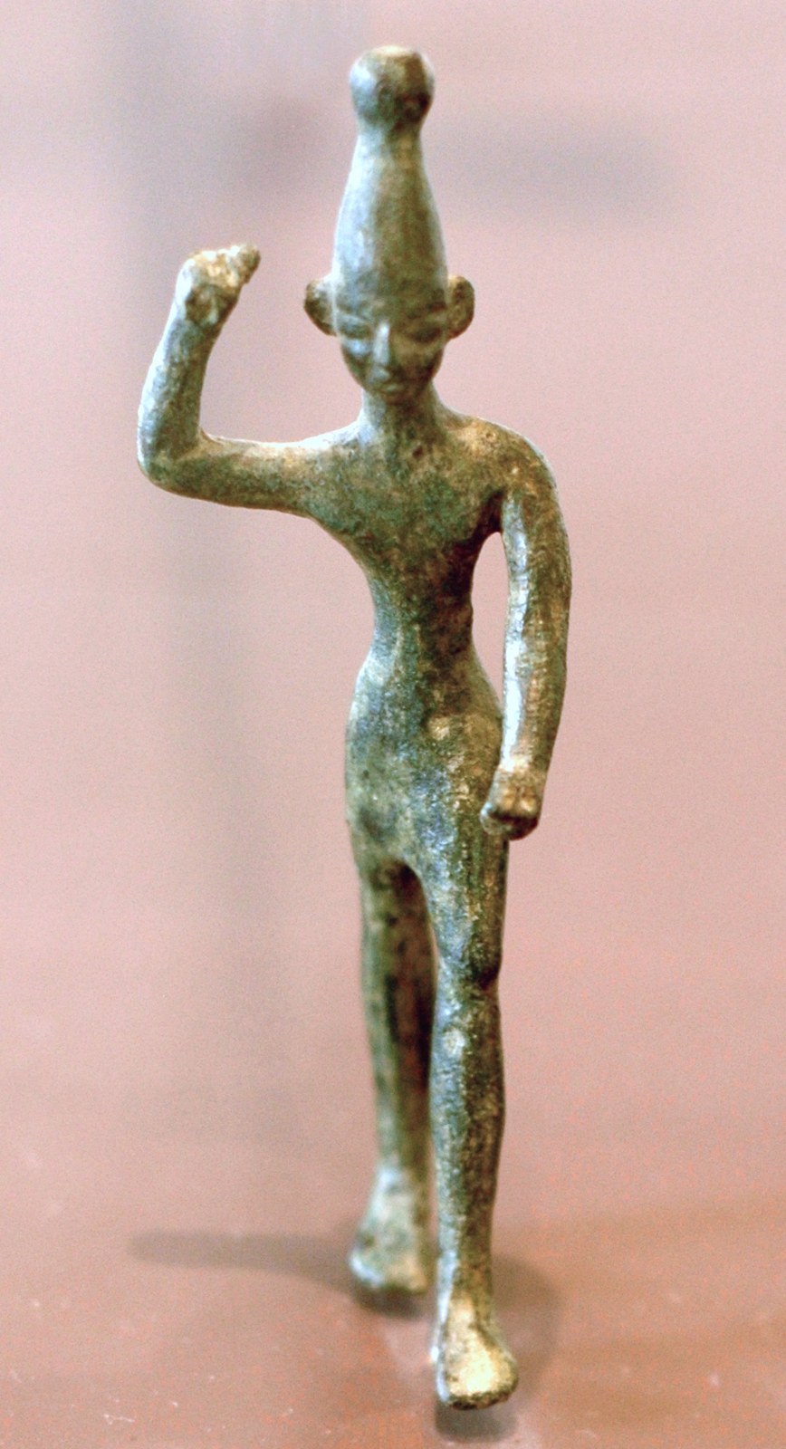 Louvre'da sergilenen Ugarit Baal bronz heykelciği
