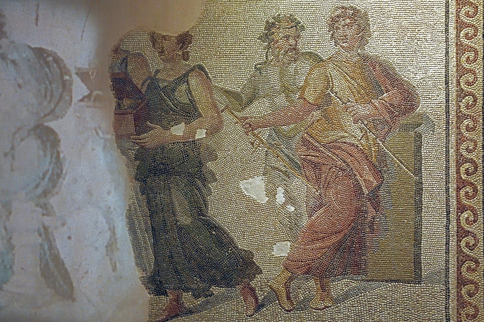 Zeugma: Fırat Kıyısındaki Antik Kent ve Kurtarılan Mozaikleri 4 Zeugma’dan Dionysos ve Ariadne’nin düğünü mozaiğinin müzede korunan bölümü